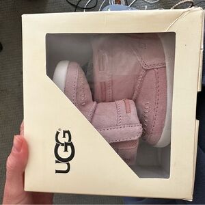 NWT Ugg boots baby girls size 2/3